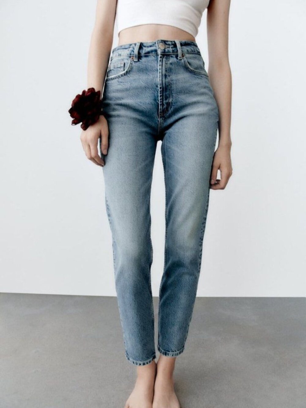 ZARA TRF Mom Fit Comfort Jeans Mid-Blue Medium Wash Straight Fit Jeans